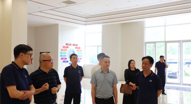 交流互鑒促提升、攜手共進(jìn)促發(fā)展----廣西桂通工程管理集團(tuán)有限公司領(lǐng)導(dǎo)蒞臨公司交流座談